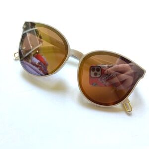 Urban Outfitters White Sunglasses Classic cat eye mirror lense new